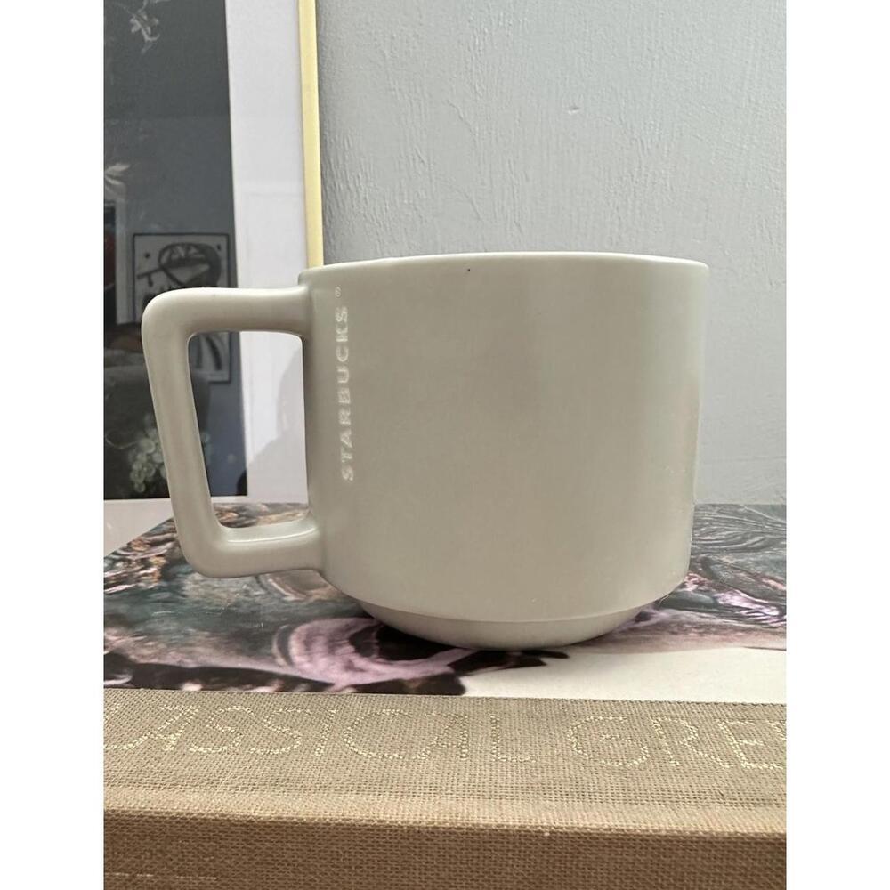 Starbucks Ceramic Skull 2019 Coffee Tea Mug 12 Oz Off White Halloween Limited - Picture 4 of 6